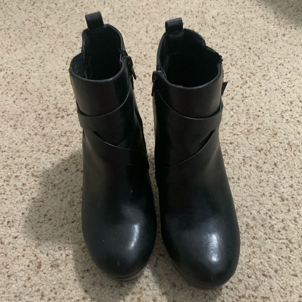 Black boot heel